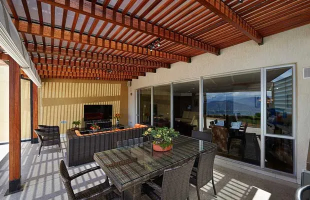 terrassenüberdachung holz pergola